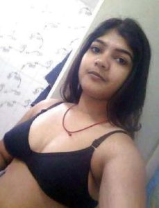 sexy indian teen hottie nude pic 2