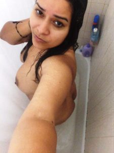 Indian gril bathing naked pic