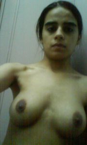 Nude indian small tits pic