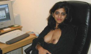 desi tits naked photo