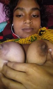 Aunty desi boobs photo