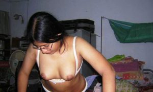 Indian desi naked boobs pic
