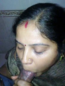 Naked desi aunty xx sucking