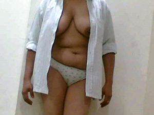 Nude aunty desi boobs pic