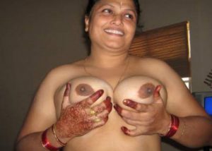Aunty nude boobs photo