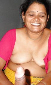 Aunty nude boobs pic