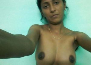 Aunty nude boobs pic