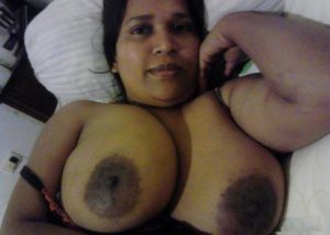 Nude aunty big boobs