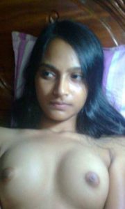 Nude indian Hottie pic
