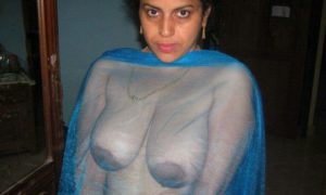 aunty boobs hot