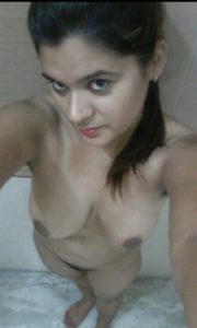 hot nude selfie