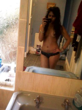 bathroom selfie nude