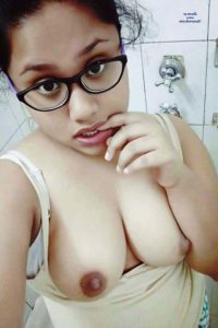 chubby-girl-nude