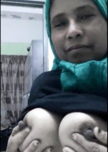 hijab bhabhi tits