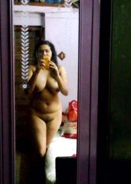 nude selfie