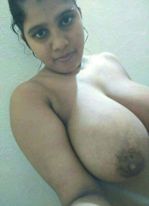 nude indian desi bhabhi with huge tits