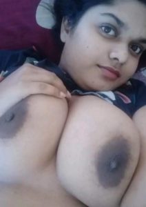 Desi Busty Bangladeshi girl