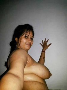 Desi BBW busty aunty