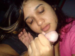 sexy Indian girlfriend sucking fat cock