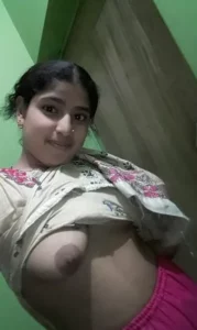 bhabhi showing her tasty boobs