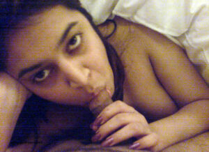 pretty desi girl sucking thick cock