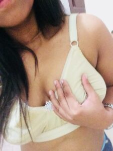 Bengaluru college girl hot boobs