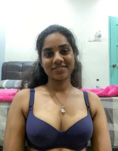 Tamil girl's nude solo at home