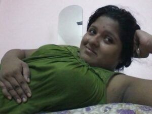 Big juicy boobs desi indian mallu chut aunty