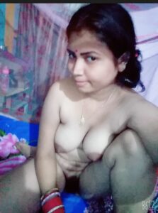 hairy pussy Bengali bhabhi nude photos