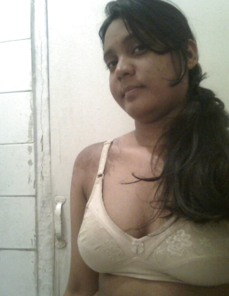 desi dark college babe with nice boobs