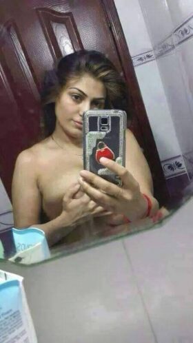 Sexy Wife Topless Selfies