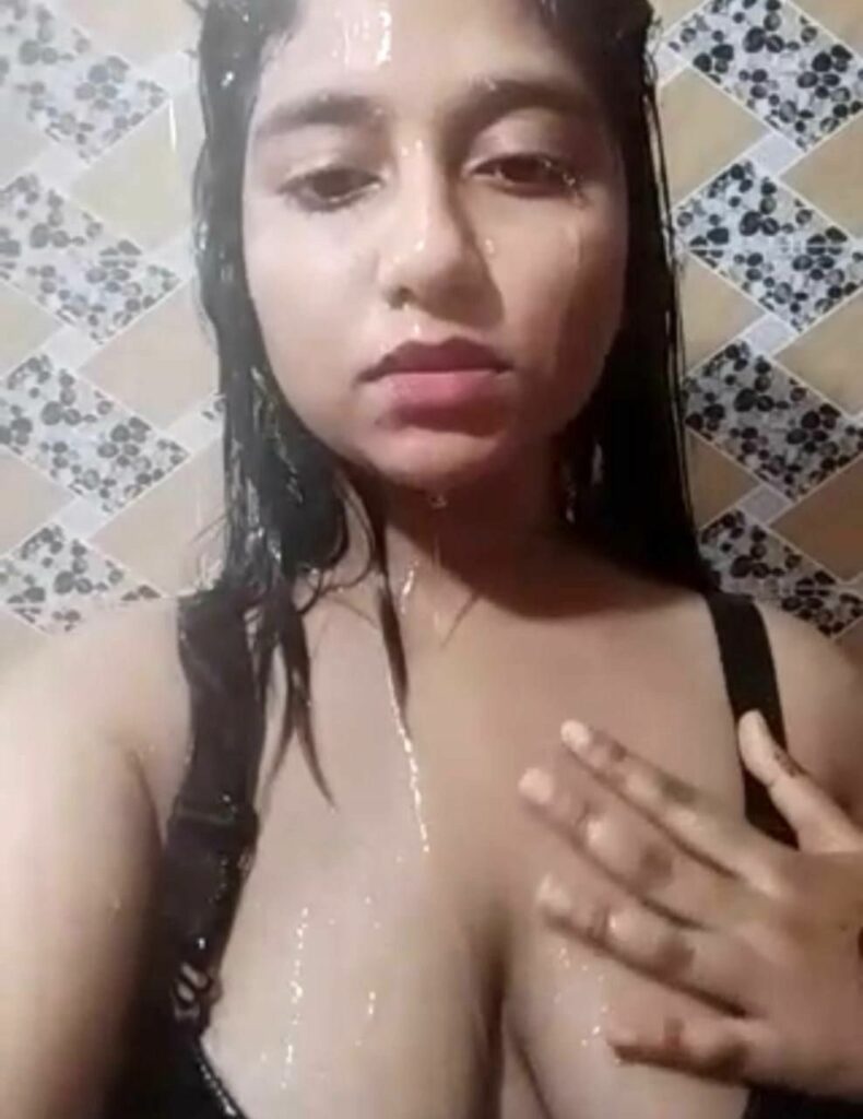 wet desi hot babe