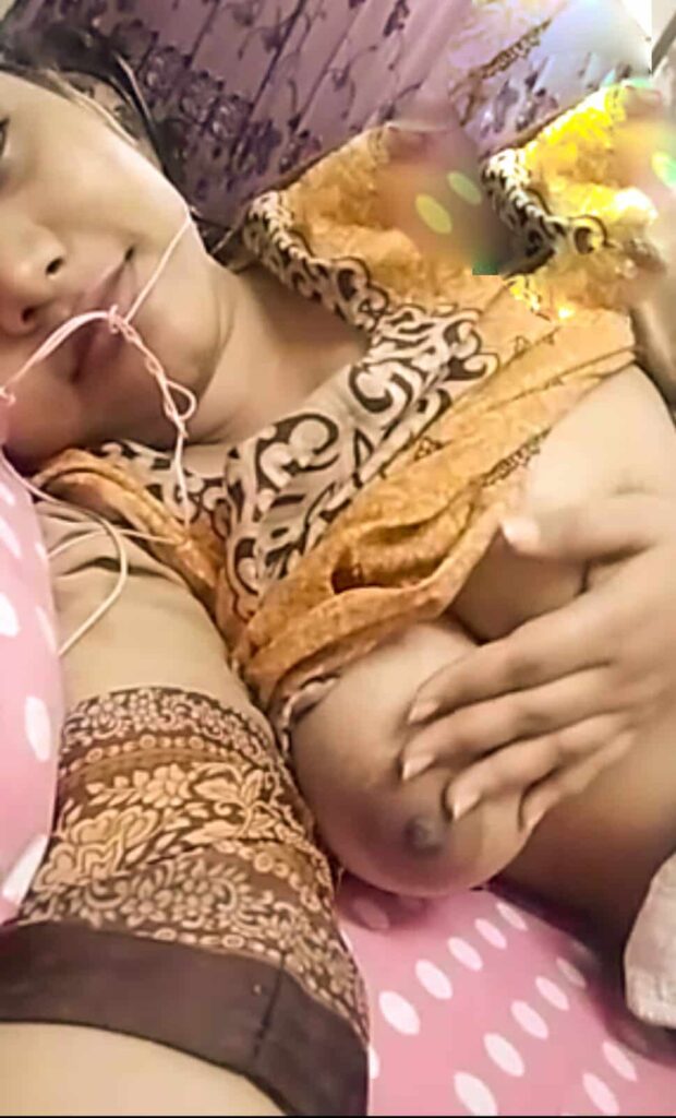 horny indian babe showing tits