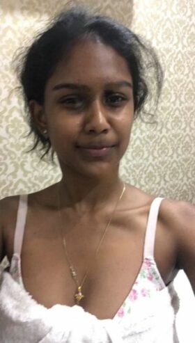 Tamil Naughty GF Nude Boobs Show