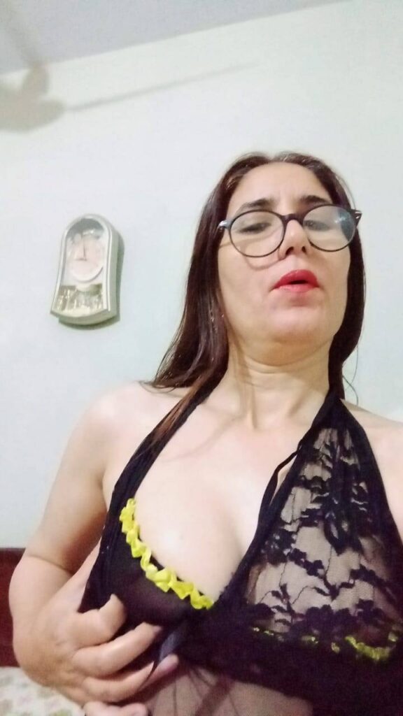 aunty feeling horny for sex