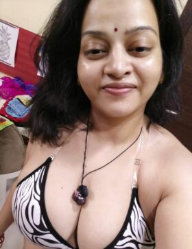 lovely desi busty